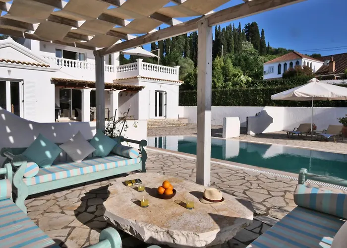 Villa Helios Court *